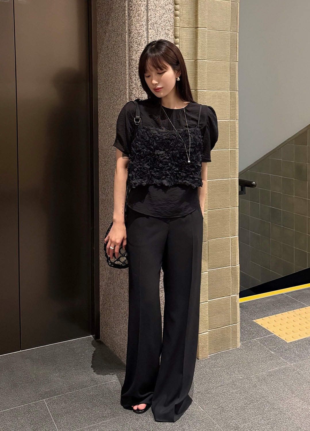 텍스처 레이어드 블라우스_BLACK_4