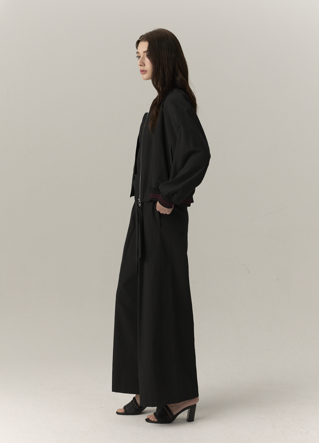 집업 크롭 점퍼_BLACK_7