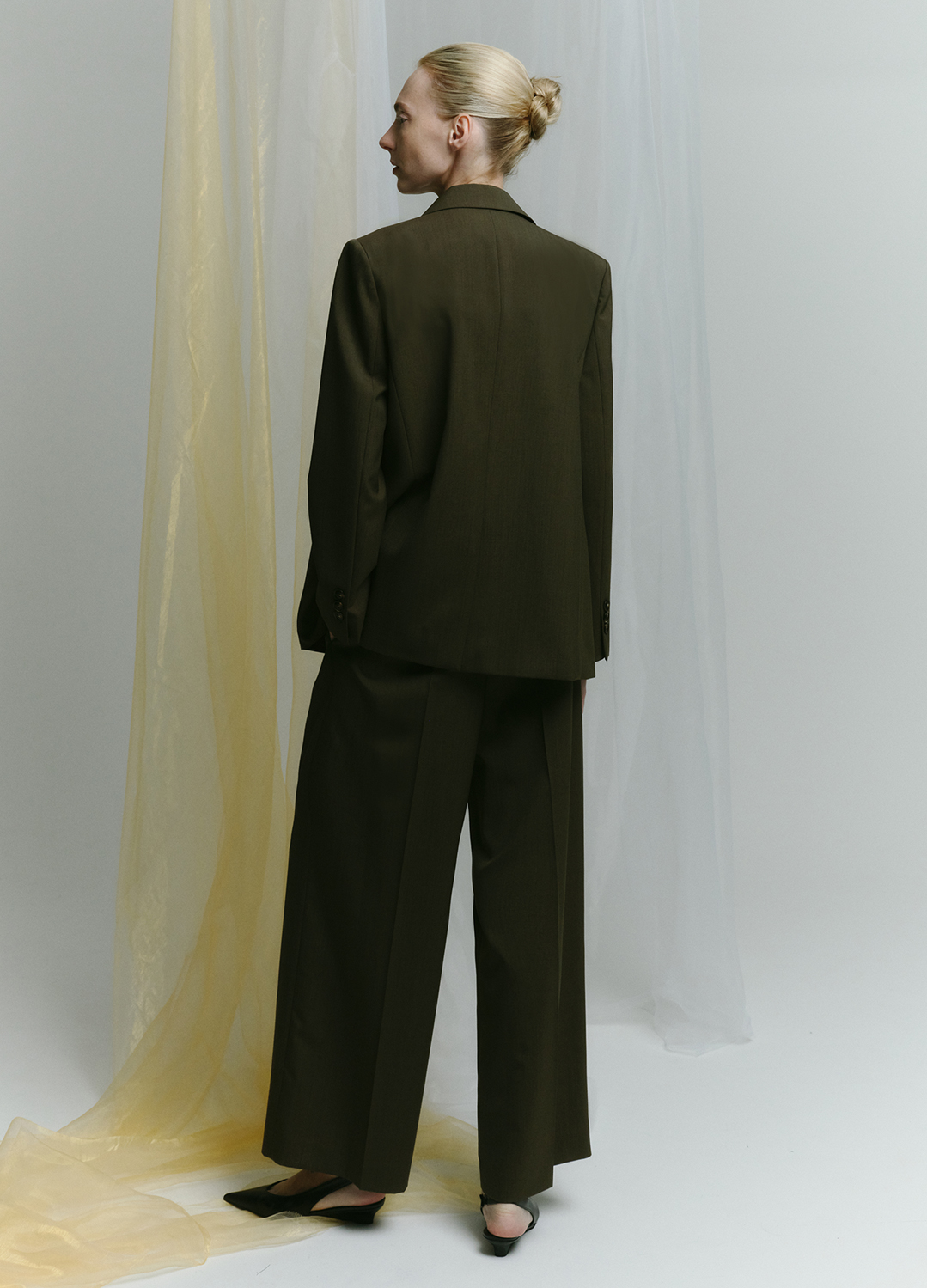 핀턱 디테일 와이드 팬츠_KHAKI BROWN_6