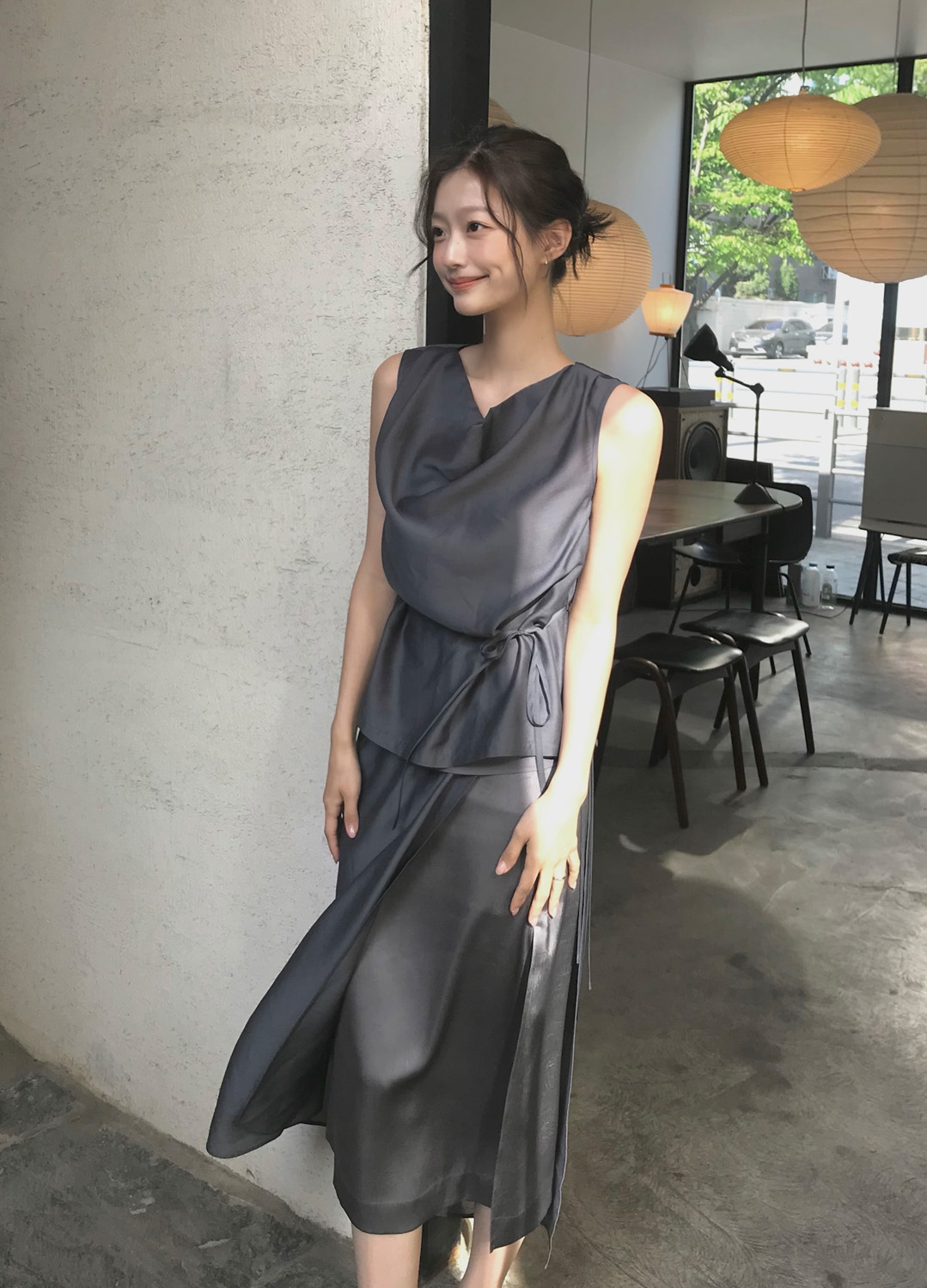 [Exclusive]카울넥 슬리브리스 블라우스_DARK GREY_23