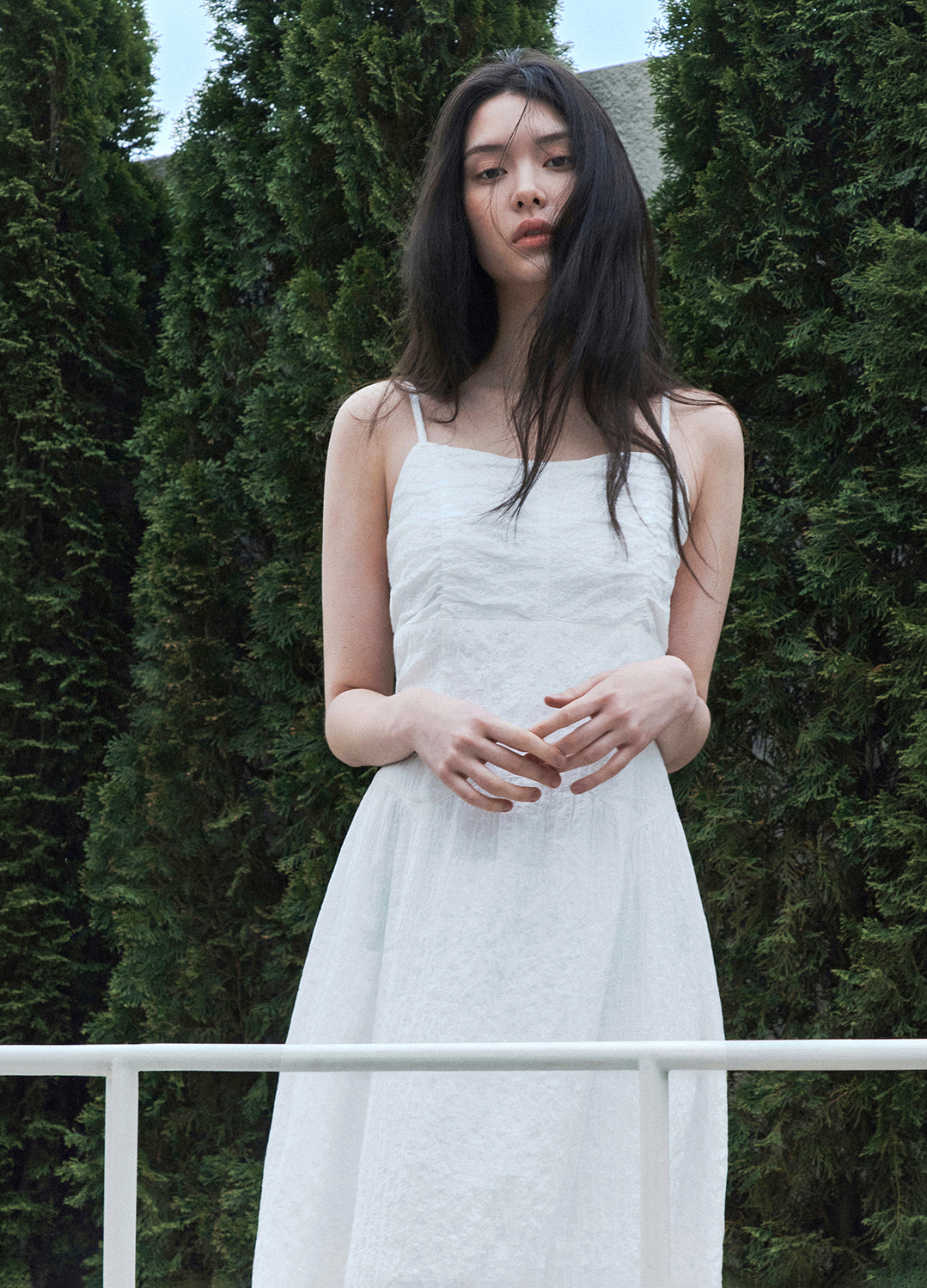 [Exclusive]셔링 텍스처 슬리브리스 원피스_WHITE_8