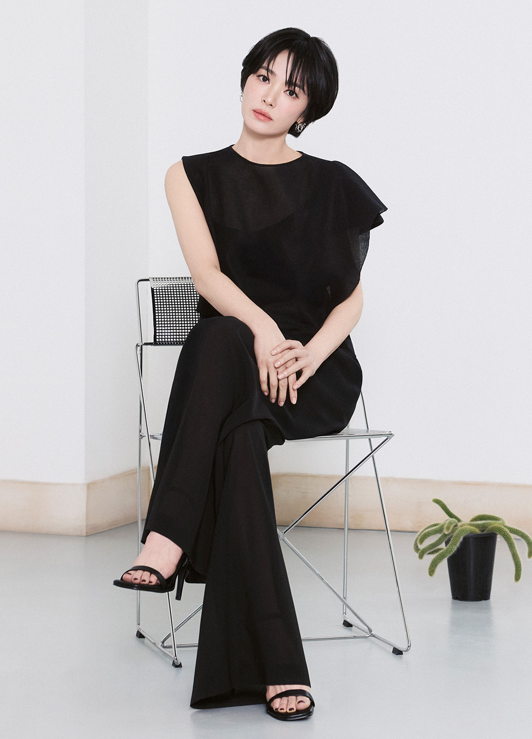 코튼 혼방 투턱 와이드 팬츠_BLACK_7