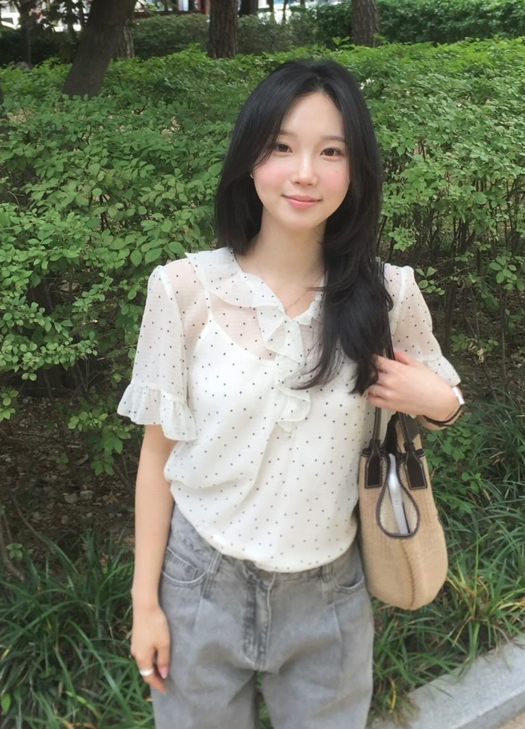 도트 프릴 블라우스_IVORY_17