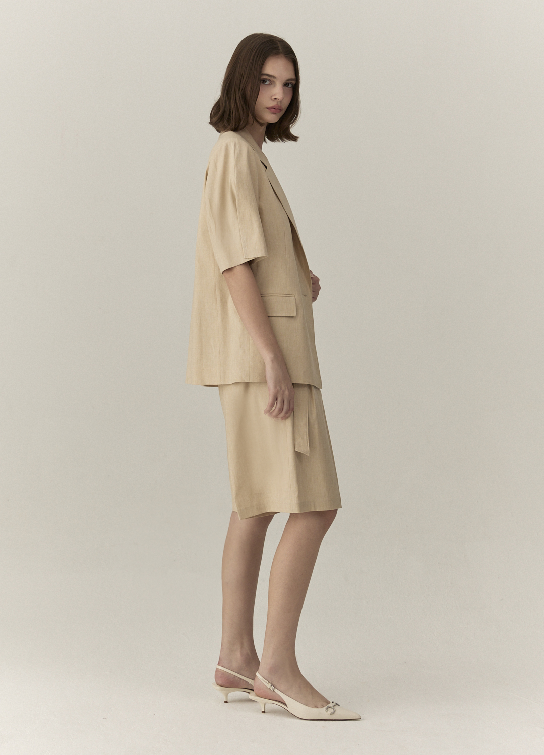 린넨 혼방 벨티드 하프 팬츠_BEIGE_9
