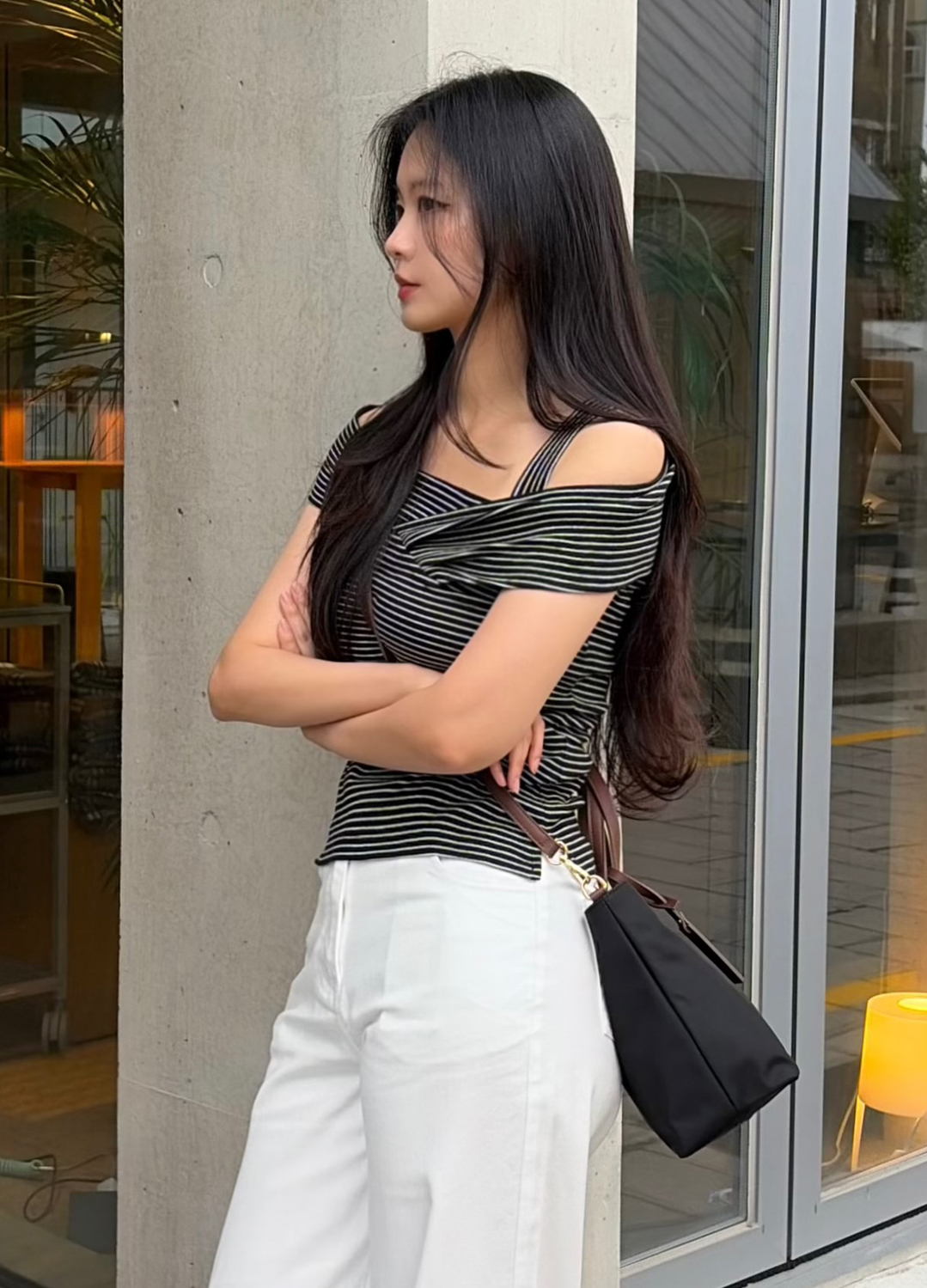 스트라이프 오프숄더 티셔츠_BLACK_5