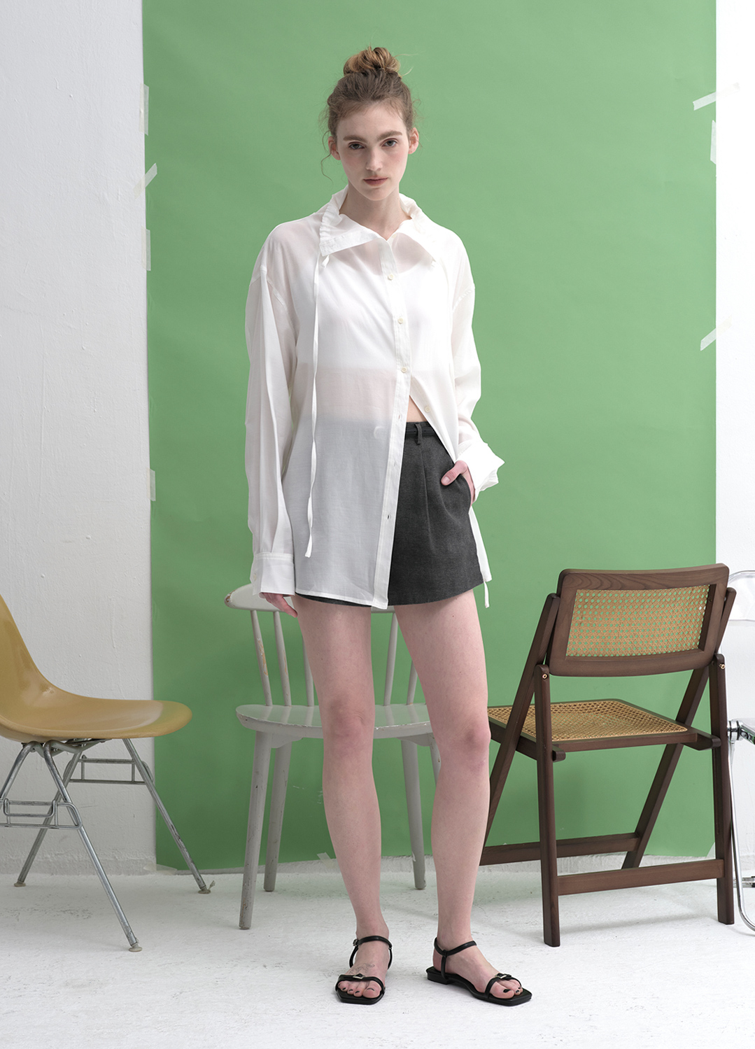 [시즌오프][EXCLUSIVE] 벨티드 핀턱 쇼츠_DARK GREY_9