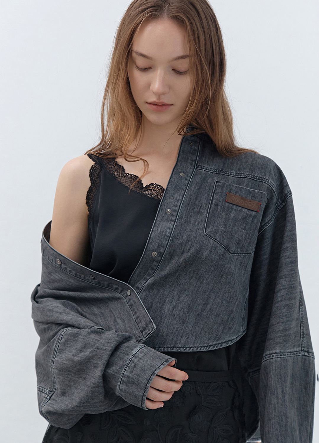 오버사이즈 크롭 데님 셔츠_GREY_6