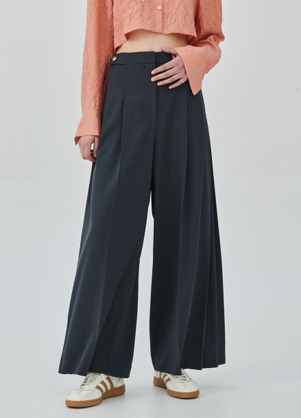 WIDE LEG SIDE TUCK PANTS