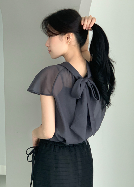 롤 카라 시어 블라우스