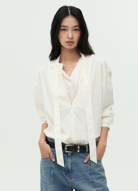 [EXCLUSIVE] 머플러 볼륨 블라우스