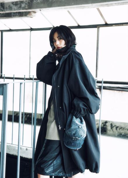 [EXCLUSIVE] 하이넥 버튼 스트링 아우터