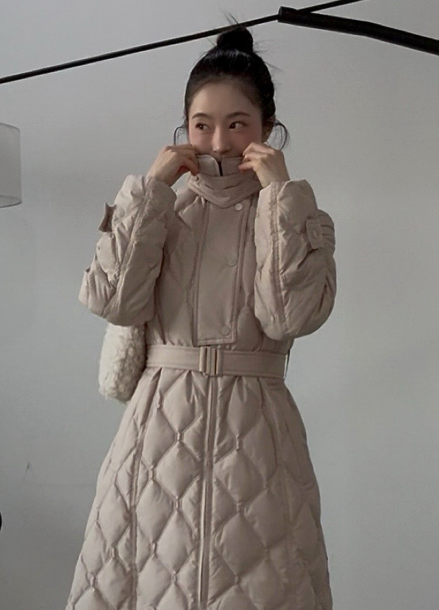 다이아몬드 퀼팅  벨티드 구스다운 패딩코트