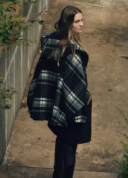 미샤 MICHAA 체크 후드 케이프 BLACK | SISUN.COM