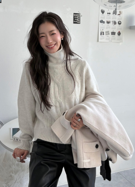 헤어리 텍스쳐 앙고라 울 터틀넥 니트
