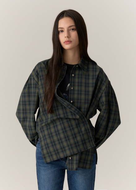 체크 패턴 핀턱 셔츠