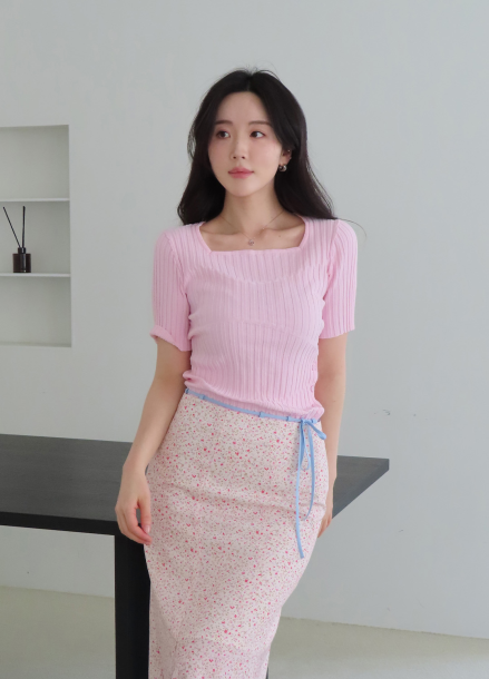 스퀘어넥 하프 슬리브 니트탑