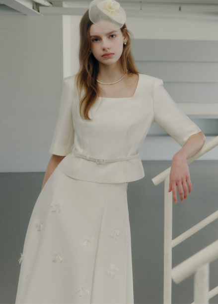 [BRIDE]스퀘어넥 페플럼 블라우스