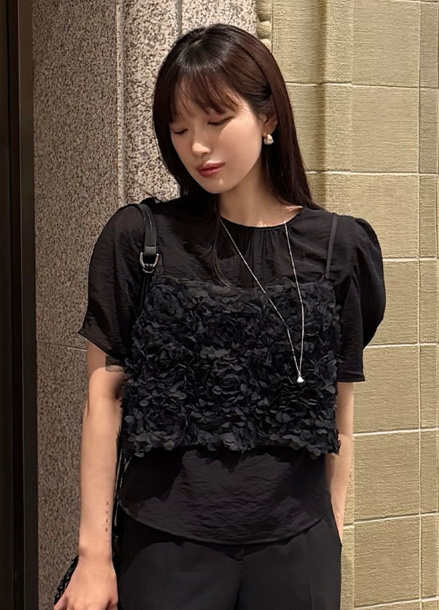 텍스처 레이어드 블라우스