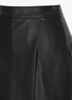 [Exclusive]페이크레더 랩디자인 숏팬츠_BLACK_27