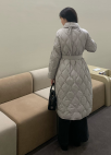 [Exclusive] 웨이브 퀼팅 구스다운 패딩코트_LIGHT GREY_17