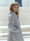 [Exclusive] 웨이브 퀼팅 구스다운 패딩코트_LIGHT GREY_6