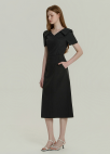 [Exclusive]오픈 카라 페미닌 블라우스_BLACK_19