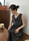 [Exclusive]카울넥 슬리브리스 블라우스_DARK GREY_22