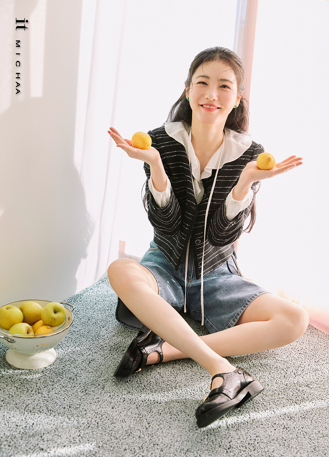 룩북 이미지