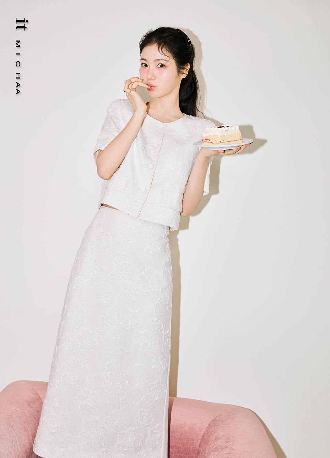 룩북 이미지
