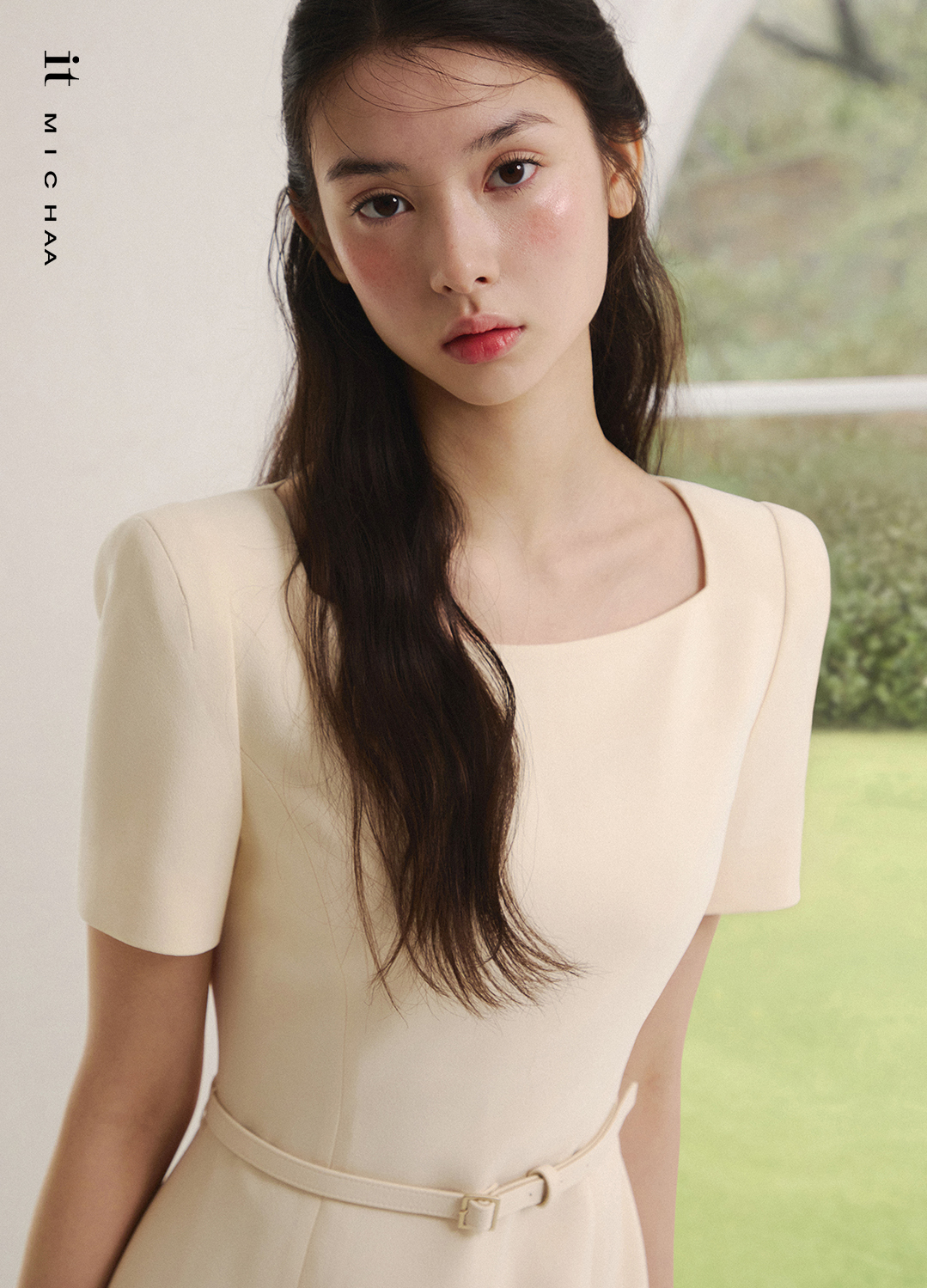 룩북 이미지