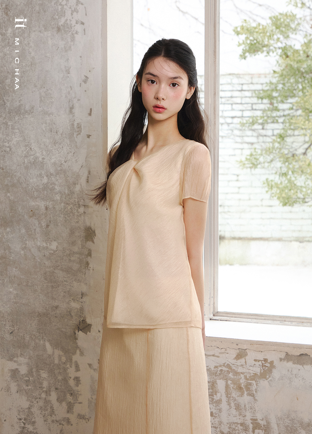 룩북 이미지