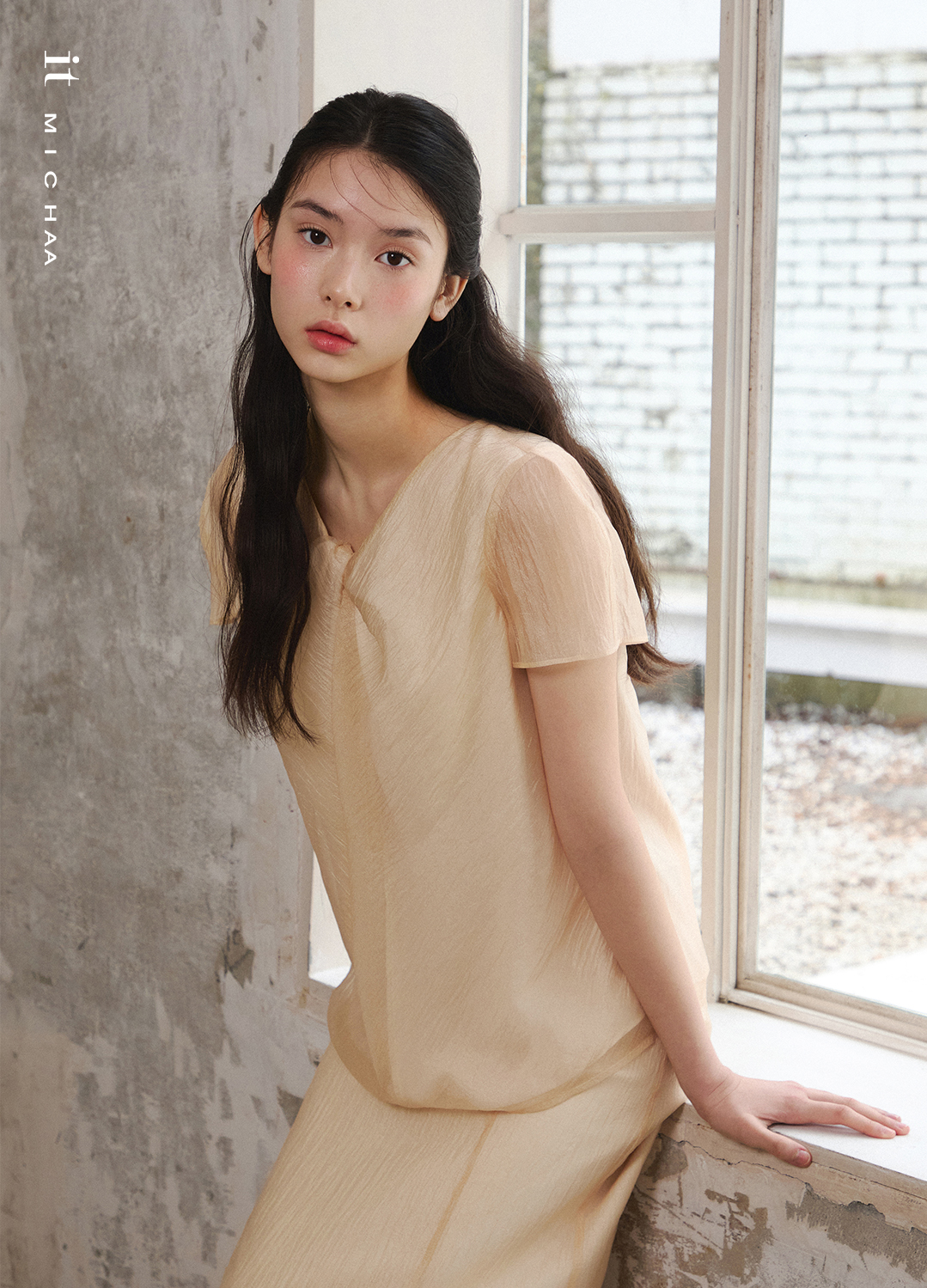 룩북 이미지