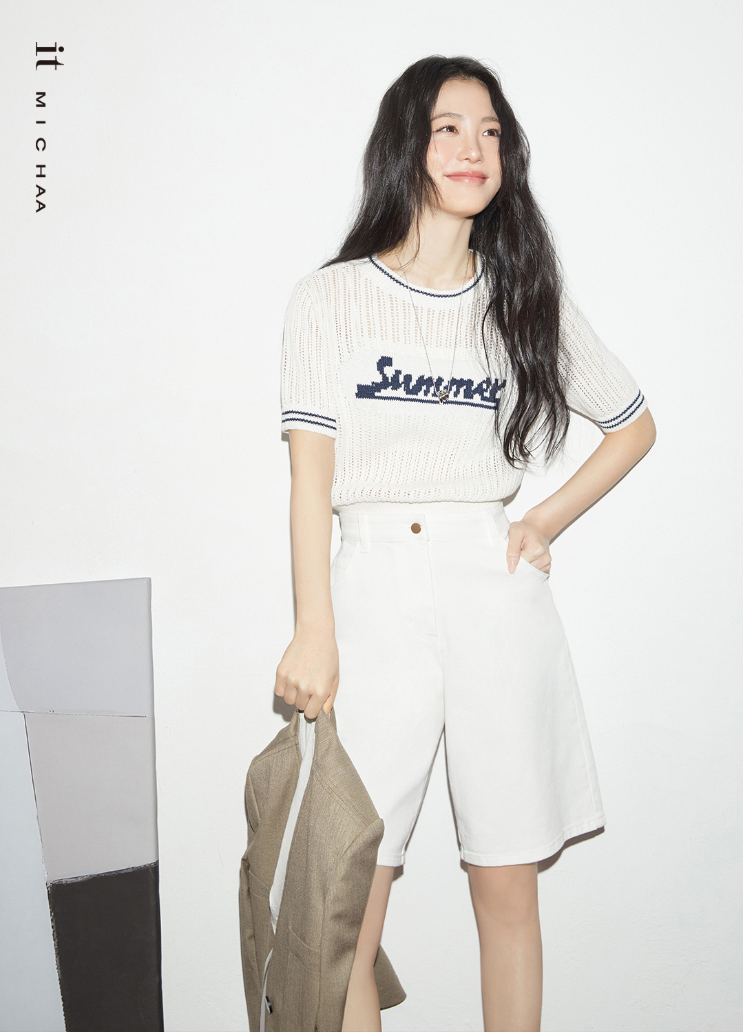 룩북 이미지