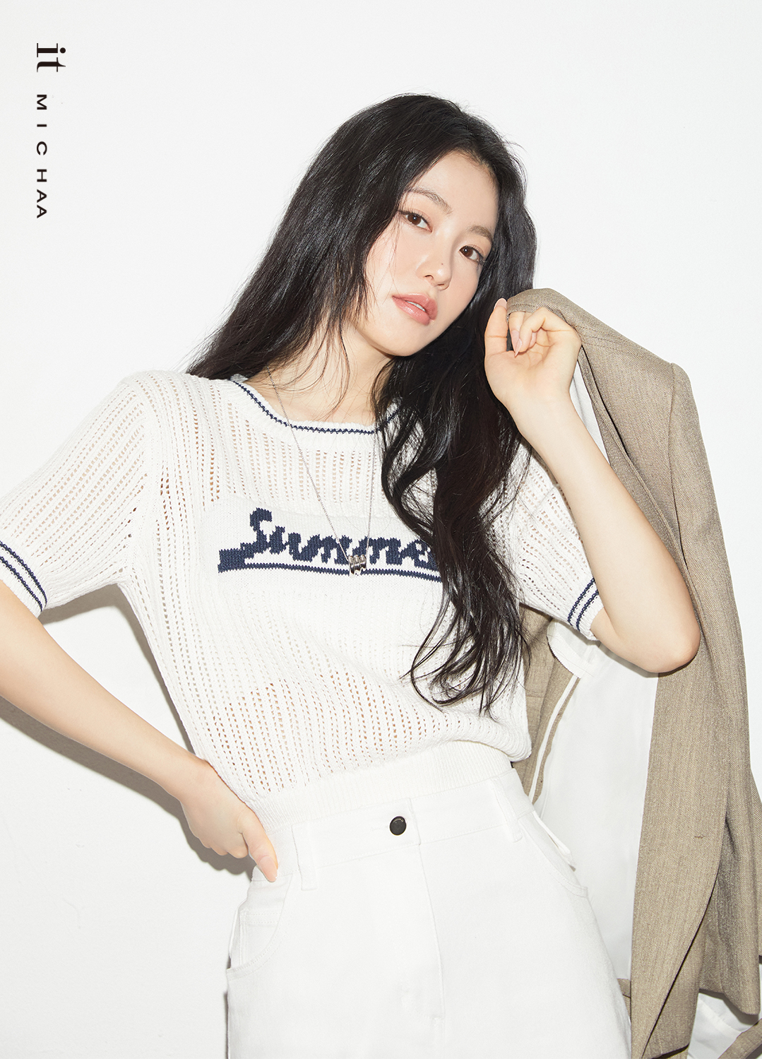 룩북 이미지