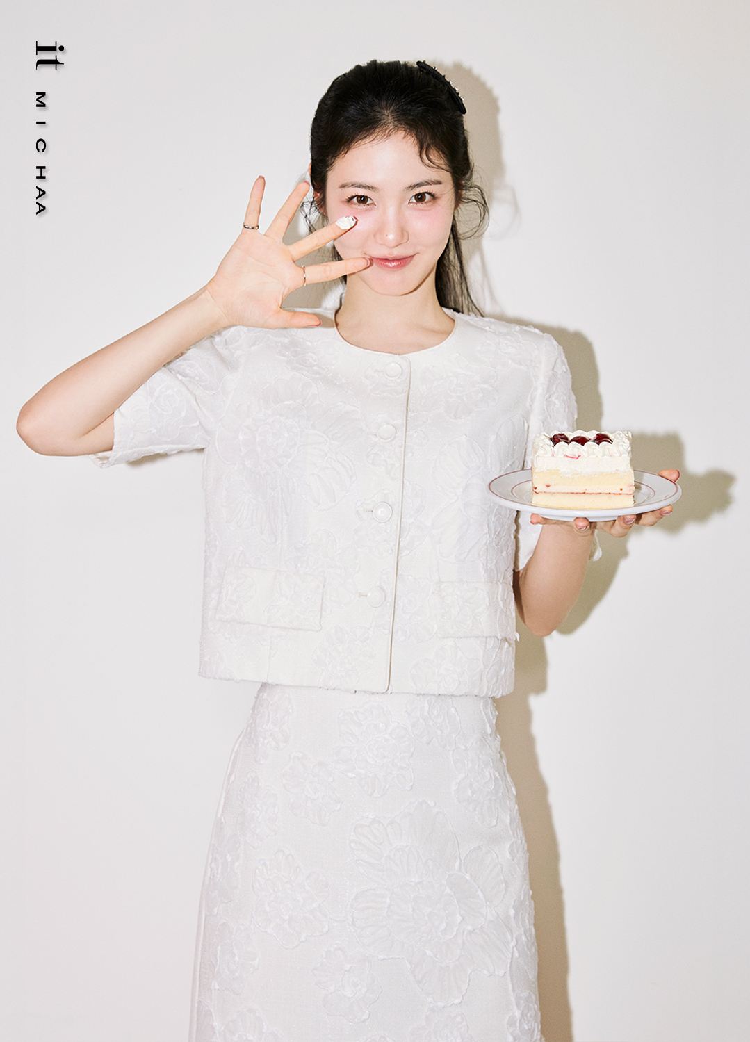 룩북 이미지